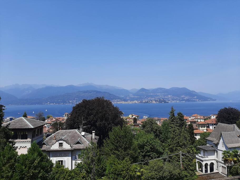 La Finestra Sul Lago - In Villa Con Vista E Posto Auto Coperto Stresa Luaran gambar